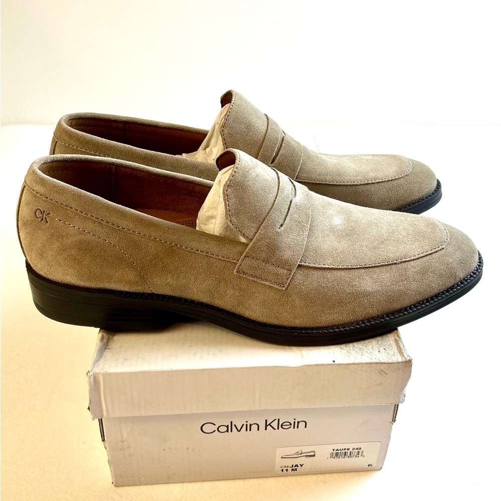 Calvin Klein Jay Mens Taupe Suede Dressy Loafers Shoes / size 11 / Display Model
